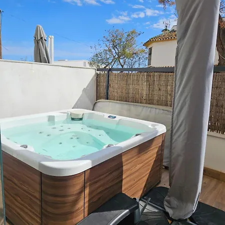 Апартаменты 1 Chambre, Grande Terrasse, Jacuzzi Prive *