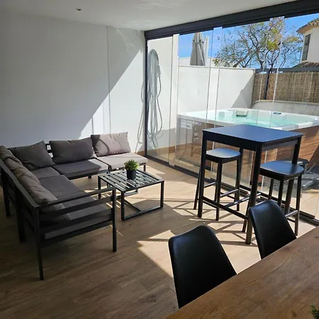 Апартаменты 1 Chambre, Grande Terrasse, Jacuzzi Prive